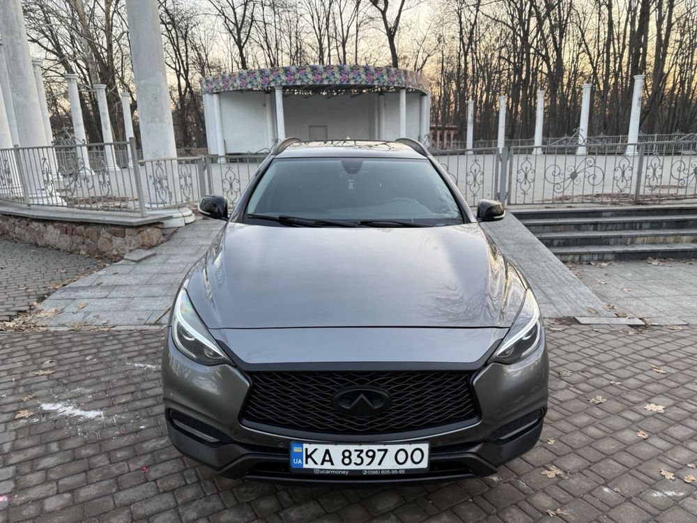 Infiniti QX30 панорама , безключевой,bose, startstop