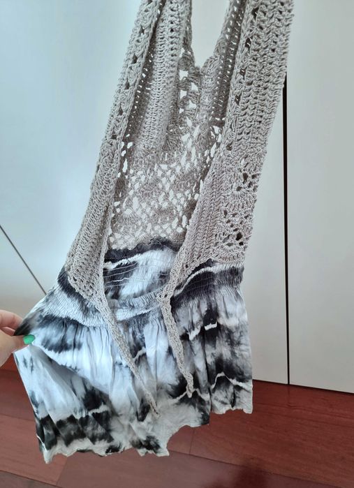 Macacão de calções com crochet e abertura nas costas, S - nunca usado