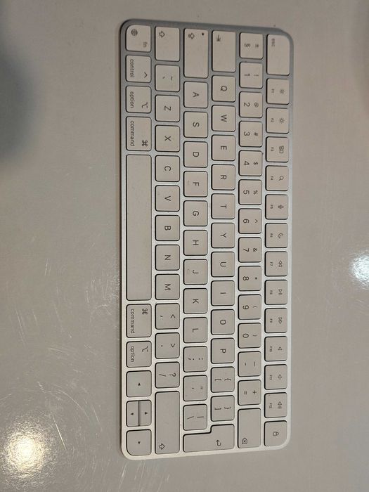 Apple Magic Keyboard – biała (z kablem, w oryginalnym opakowaniu)