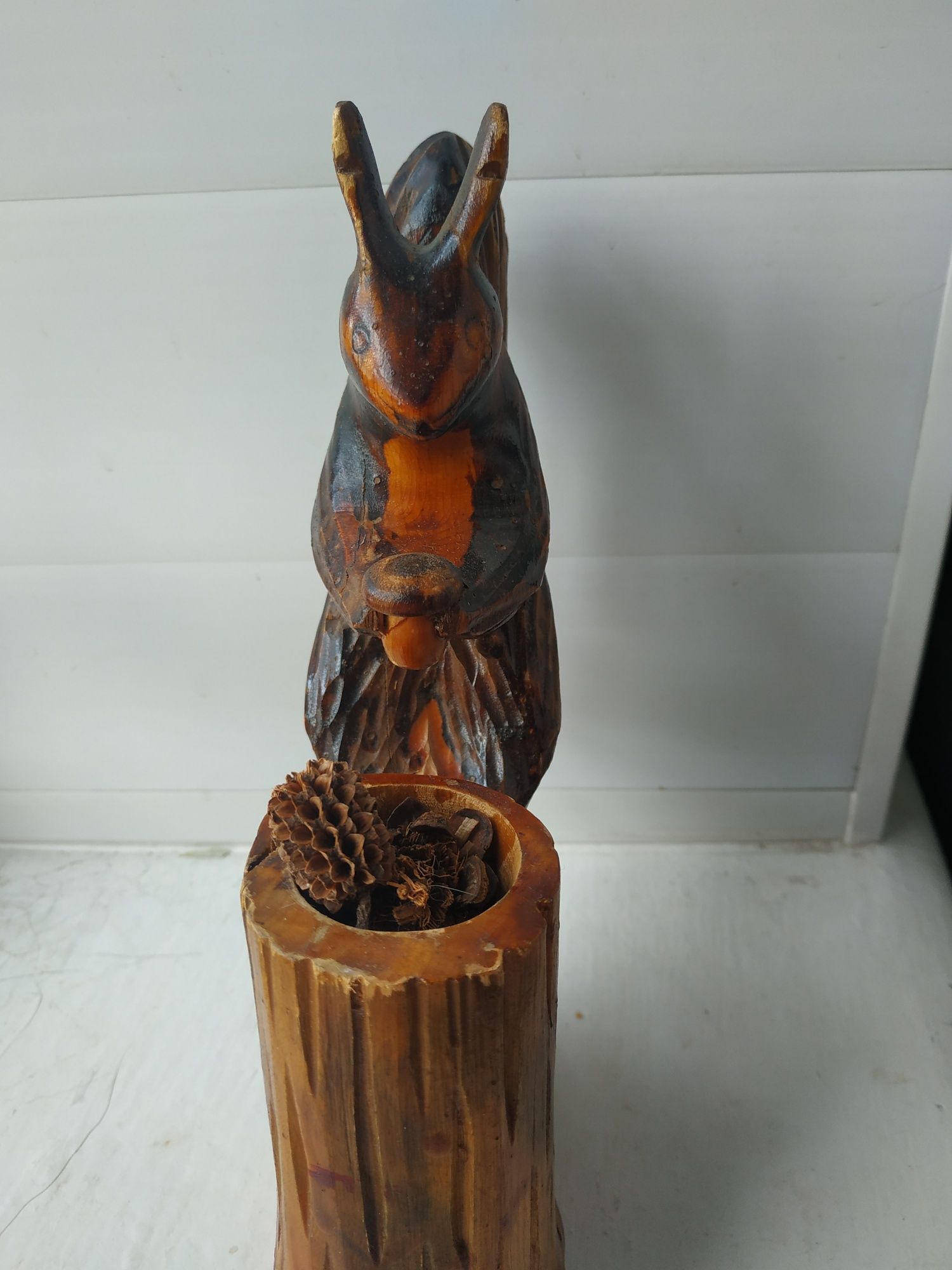 Белочка сувенир из дерева ручная работа