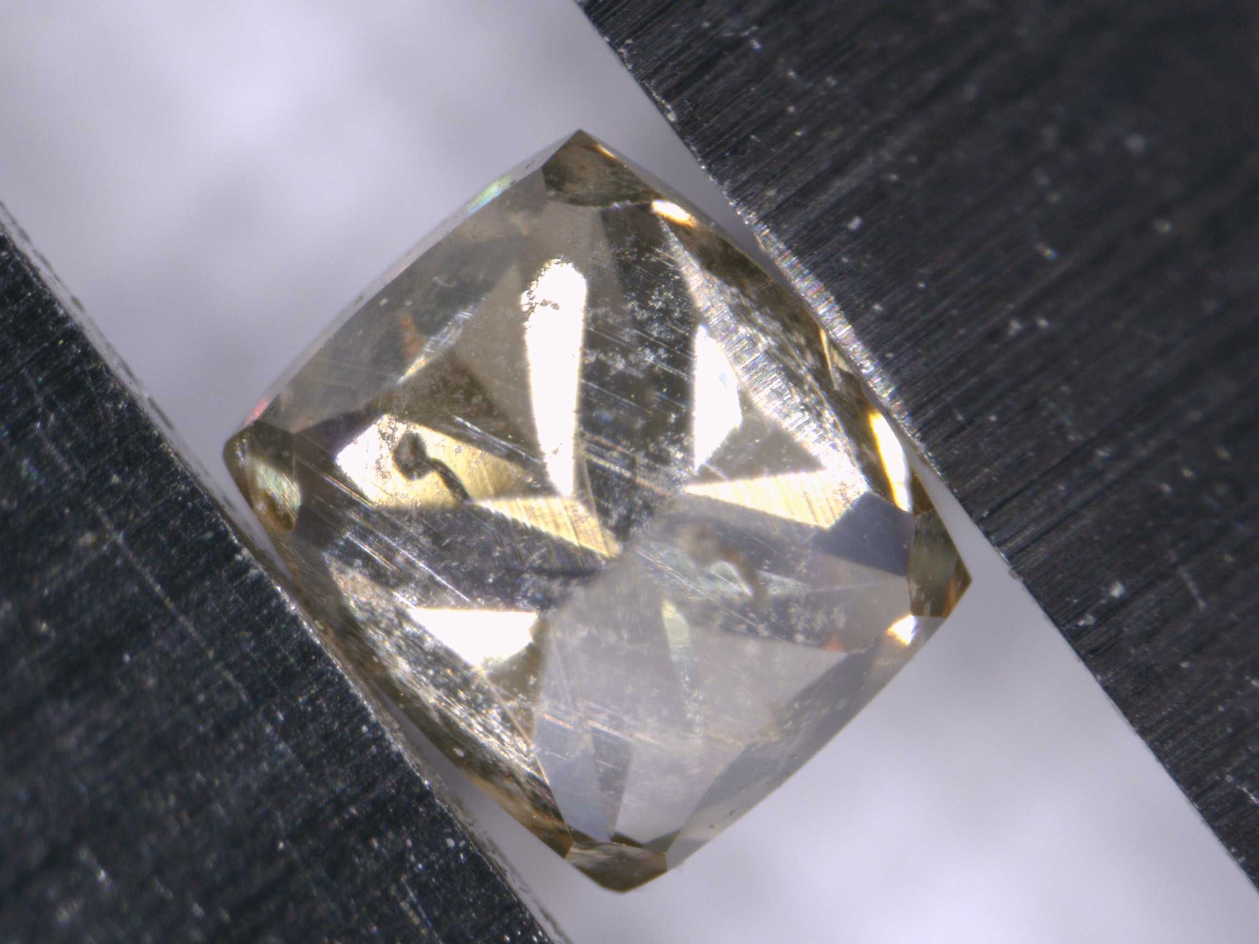 Naturalny Diament 0.11ct Żółty Cushion I1