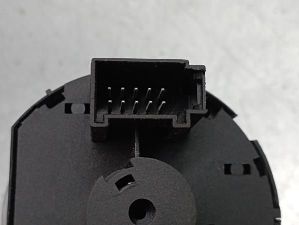 Botão / interruptor de luzes VOLKSWAGEN Golf VI (5K1)