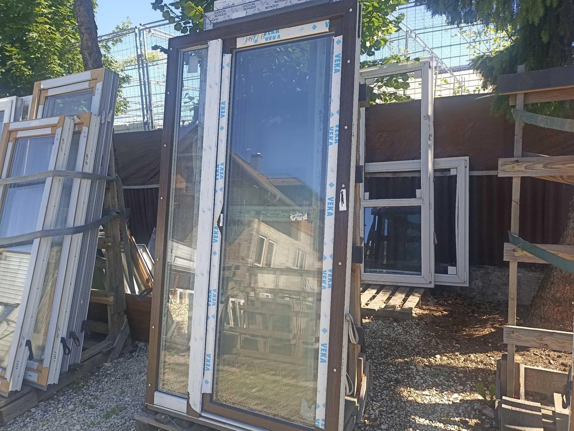 Okno pcv tarasowe 119/217 brąz trzy szybowe