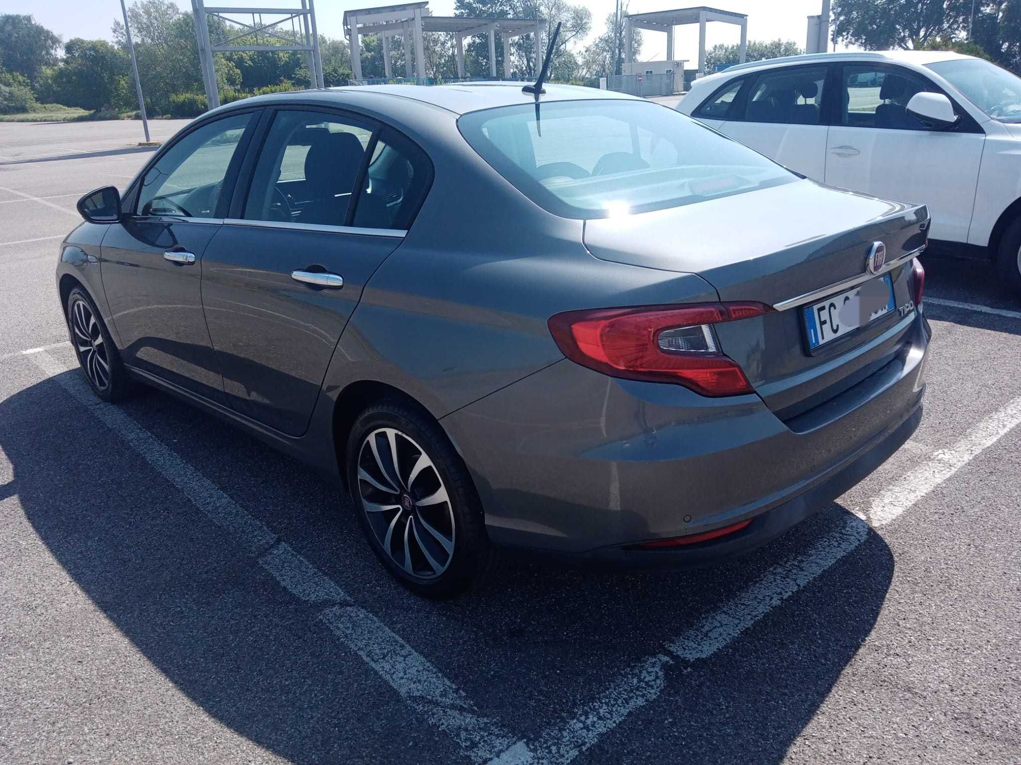 Fiat Tipo 1.6jtd Posiadam  inne  auta z włoch  całe  i uszkodzone