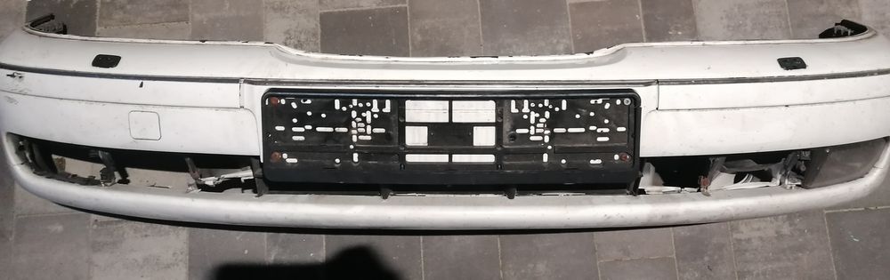 Zderzak przedni bmw E39 biały