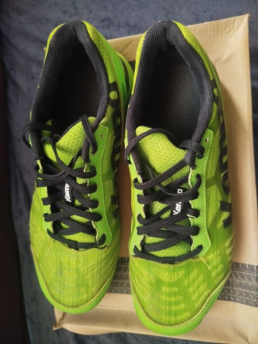 Tenis kempa de andebol.