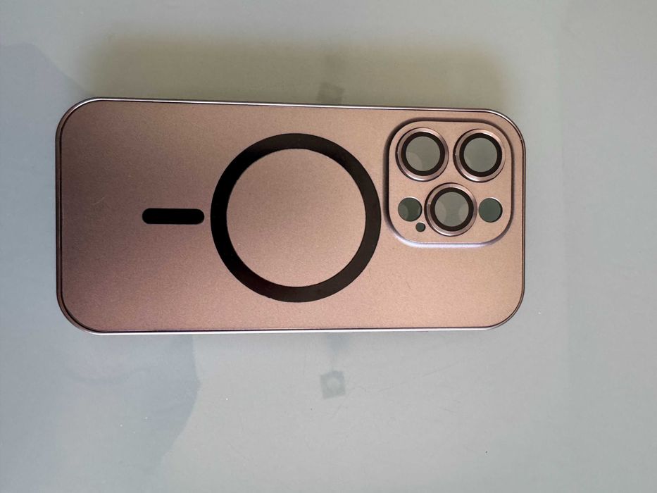 Capa Metálica MagSafe para iPhone 15 Pro