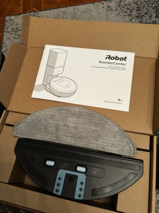 Aspirador IRobot Roomba i8+ com Estação de Autolimpeza