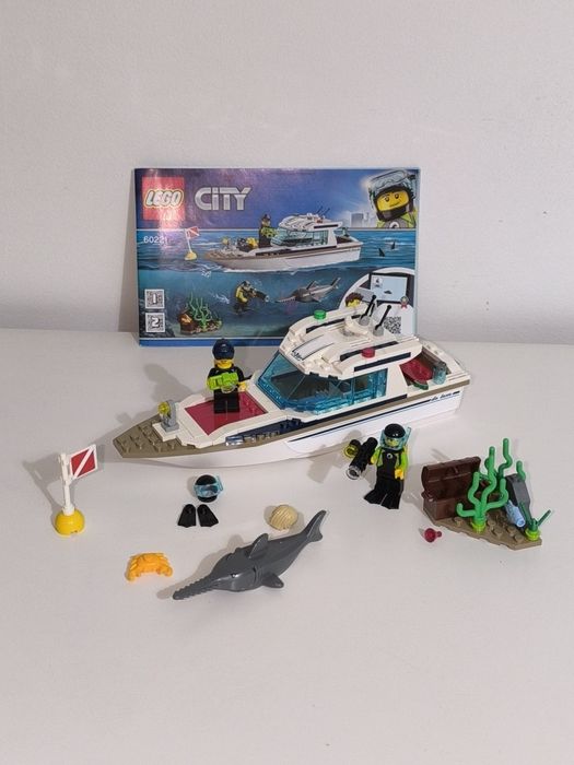 Lego city 60221 Iate de mergulho 5 anos