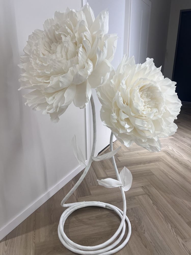 Kwiaty giganty peonie dekoracje urodziny sluby