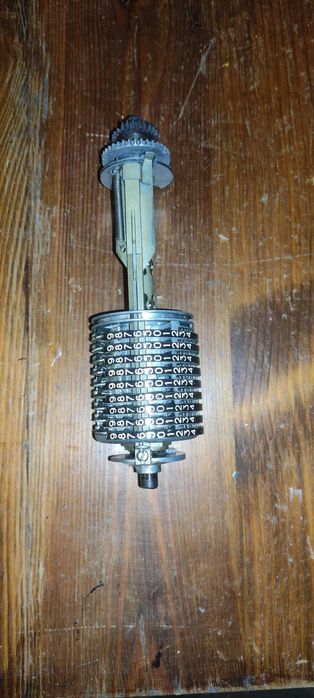 Bęben cylinder numeryczny steampunk loft maszyna czasu