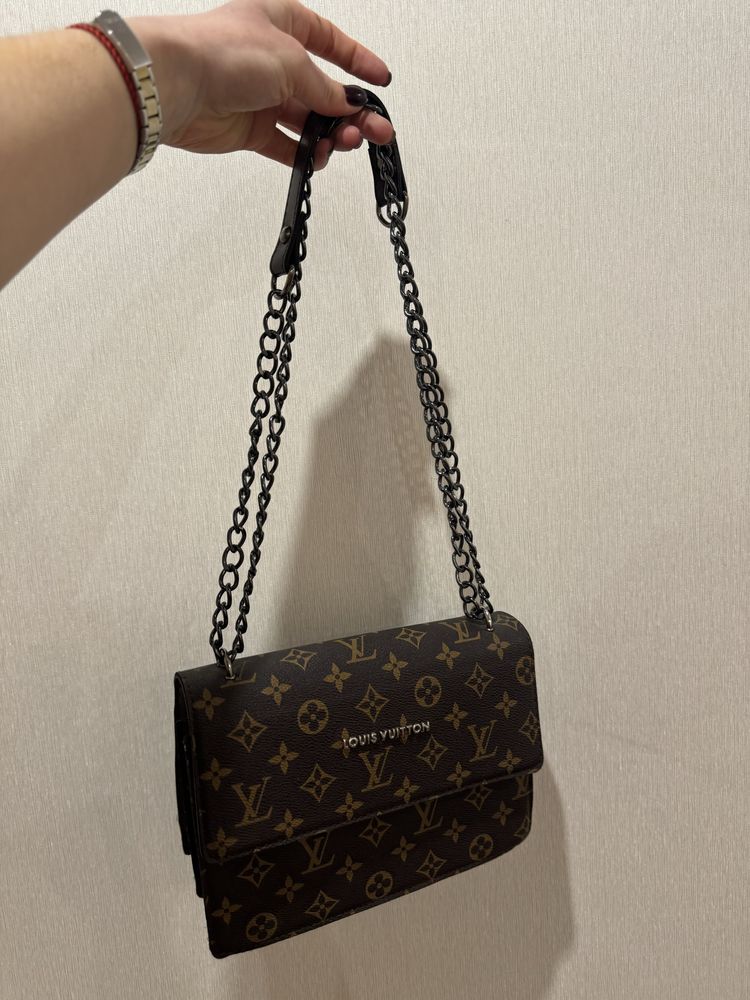 Сумка коричнева  louis vuitton