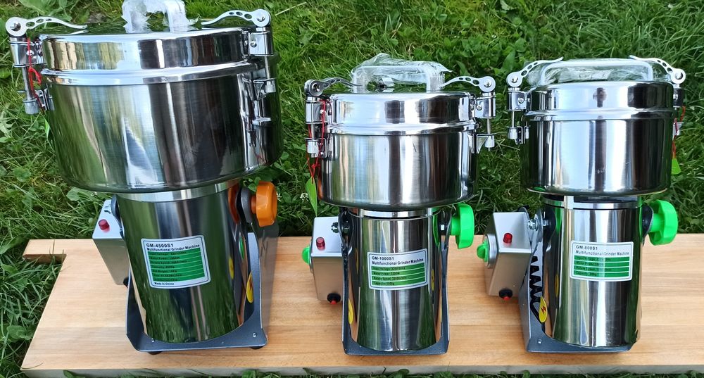 Великий,професійний млин,дробарка,подрібнювач,гріндер на 5000 грам.