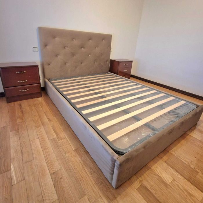 Camas De Casal Estofadas Top de Gama 190x140m Estrado Incluído 199€ !!