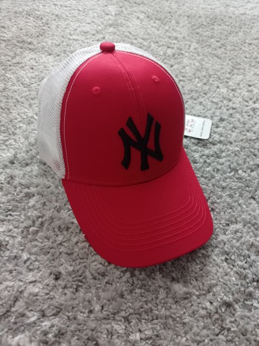 Czapka z daszkiem New York Yankees czerwono biala