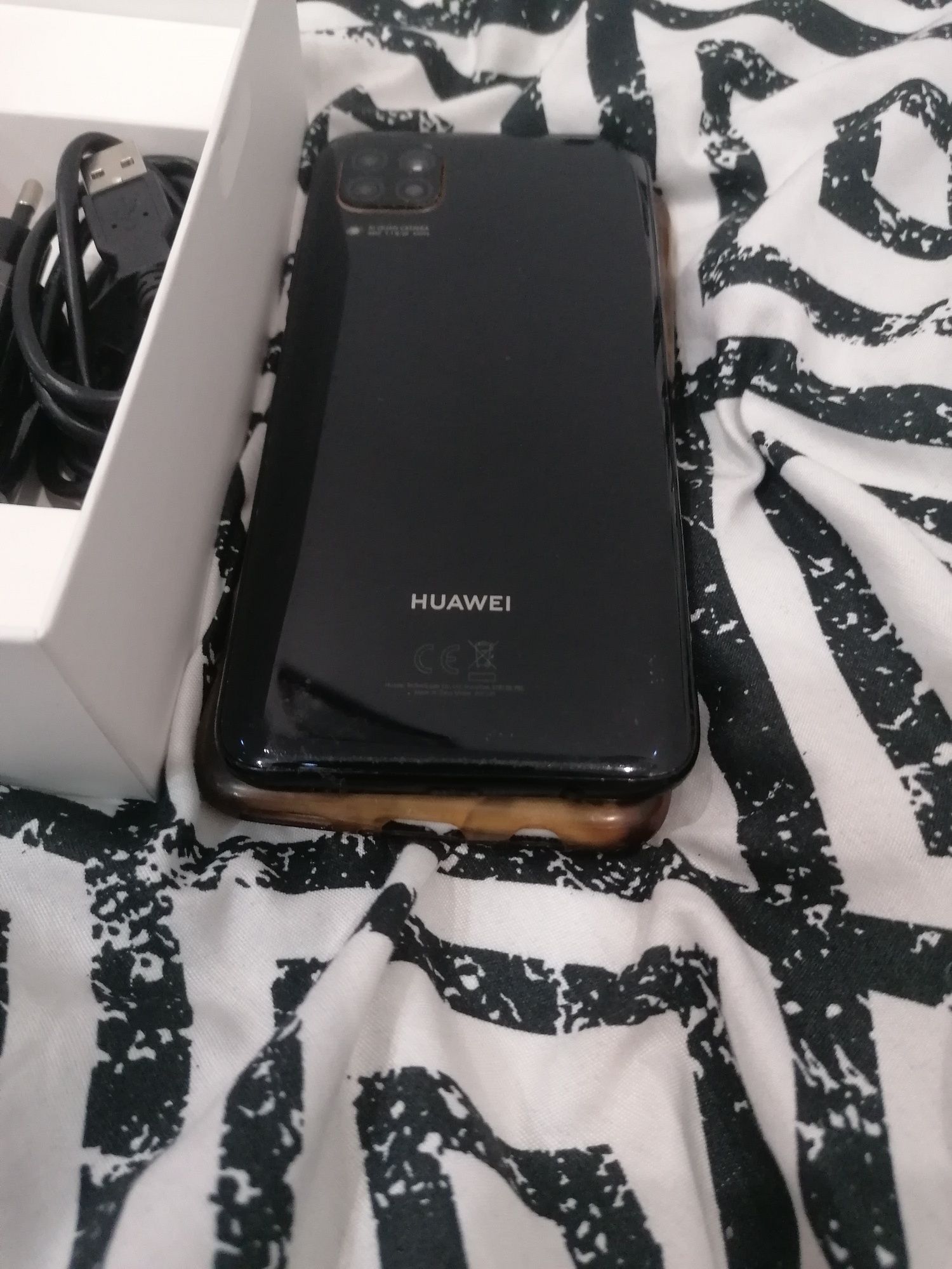 Huawei p40 lite stan bardzo dobry