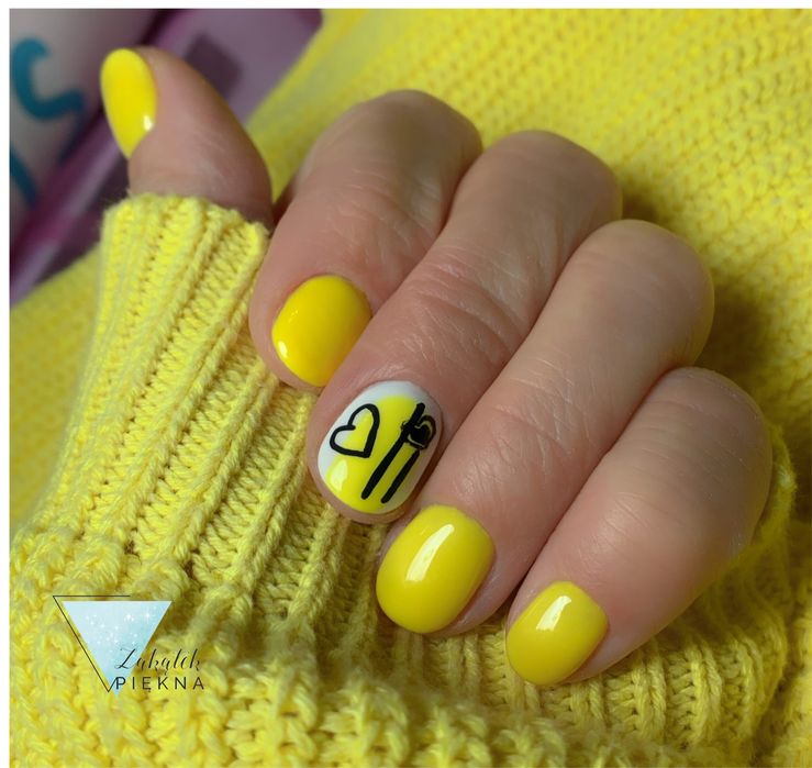 Manicure hybrydowy, żelowy, tipsy