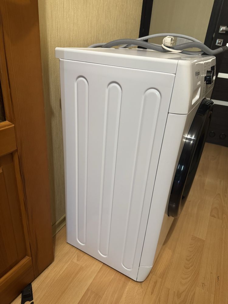 Пральна машина Whirlpool 6 кг FWSG61083WBV UA