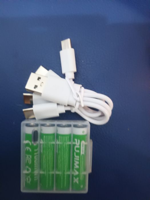 AAA Recarregáveis. 1100 mWh. 1200 ciclos de recargas possíveis.