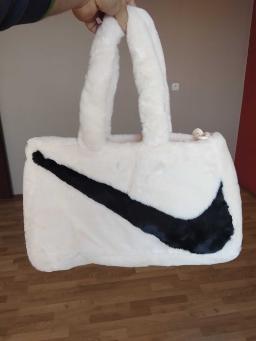 Torba zakupowa Nike pojemność 10 l różowa do ręki i na ramię