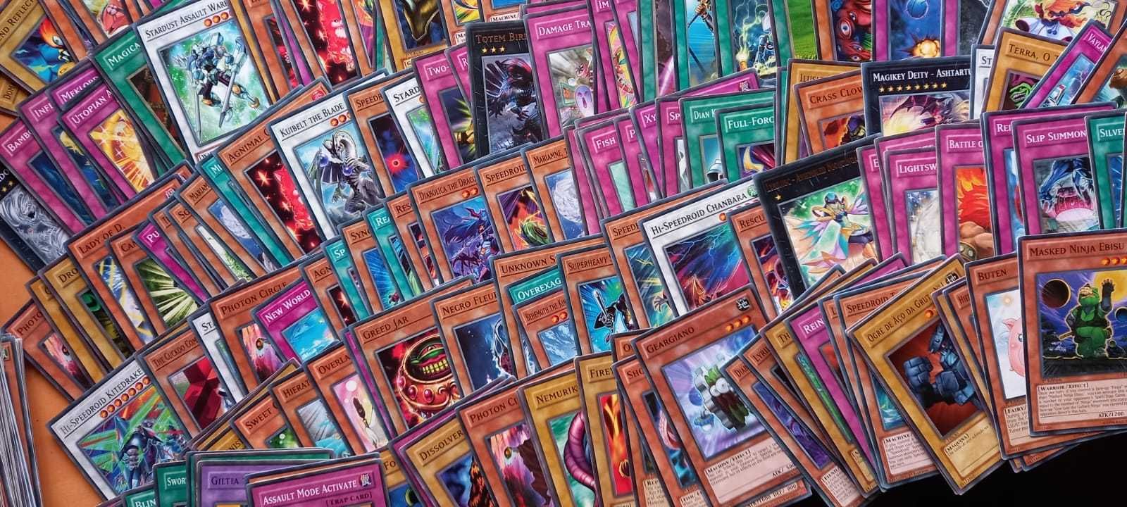 Conjunto 500 cartas de Yu-Gi-Oh! (vários sets)