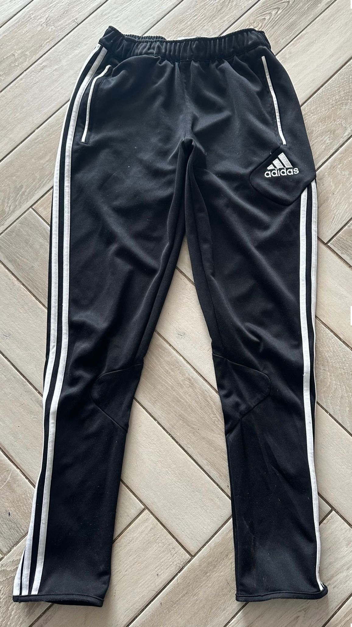 Spodnie dresowe damskie  Adidas slim M