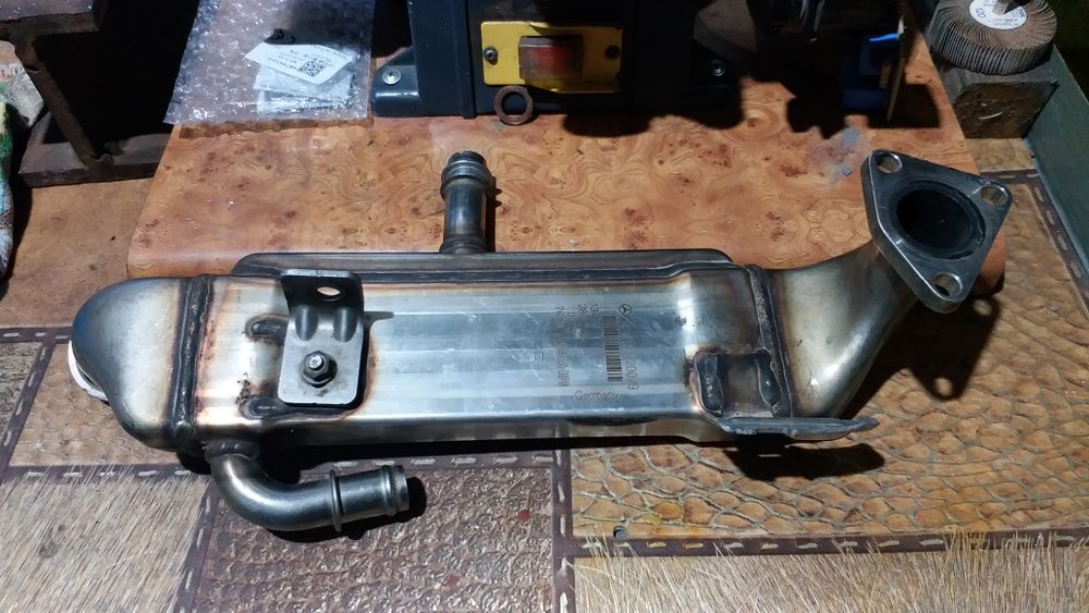 теплообменник,радиатор системы EGR Mercedes.