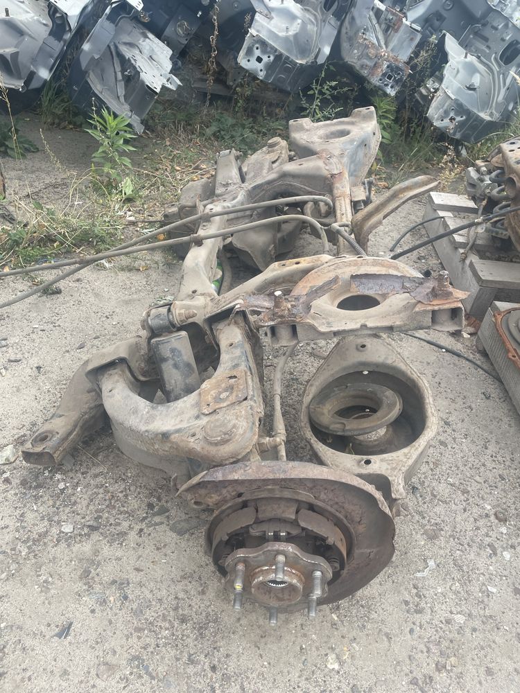 Підрамник подрамник Nissan Pathfinder R51