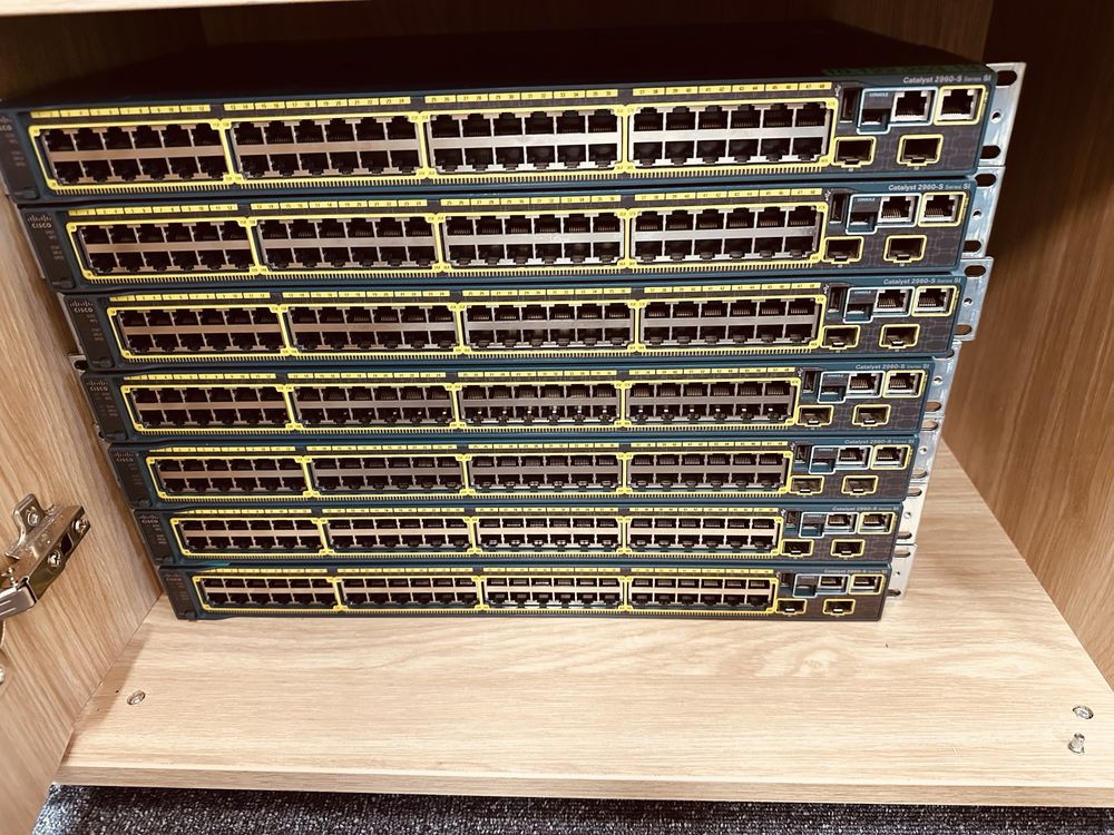 Tani w pełni sprawny Switch  48 port Cisco c2960s z SFP
