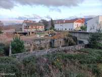 Terreno para construção c/ benfeitoria em Geraz do Lima