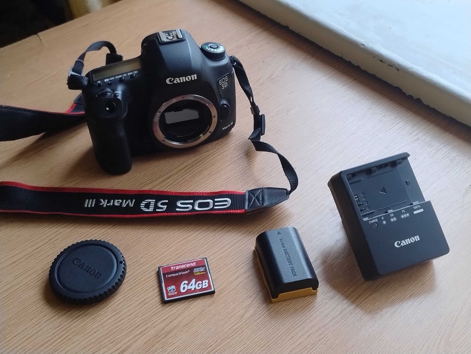 Фотоапарат Canon 5D mk III