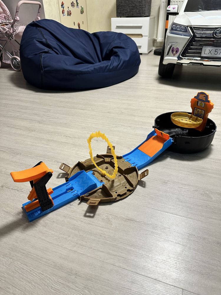 Трек , треки, парковка Hot wheels