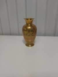 Stary wazon dzbanek indyjski, własnoręcznie wykonany z mosiądza