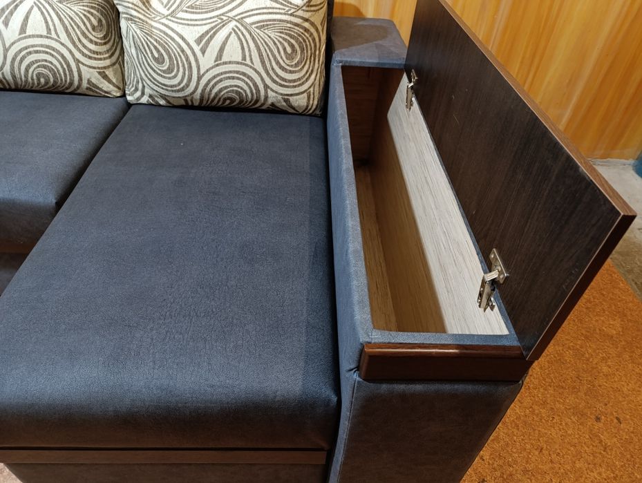 Продам угловой диван.