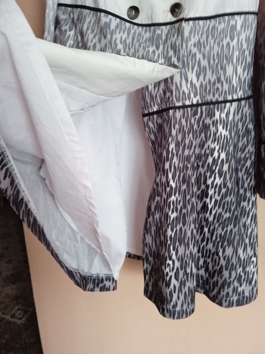 Плащ приталенний