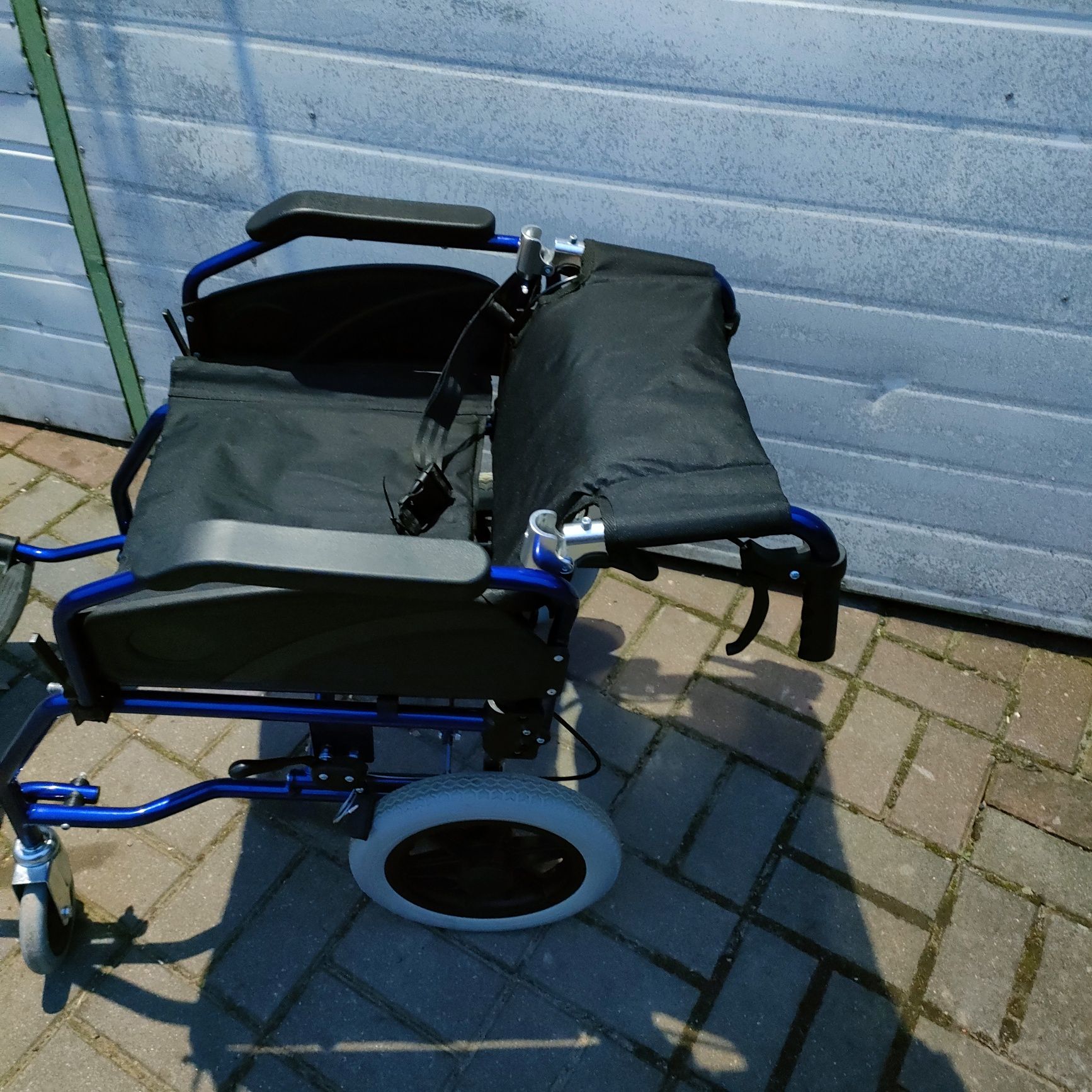 Wózek inwalidzki składany