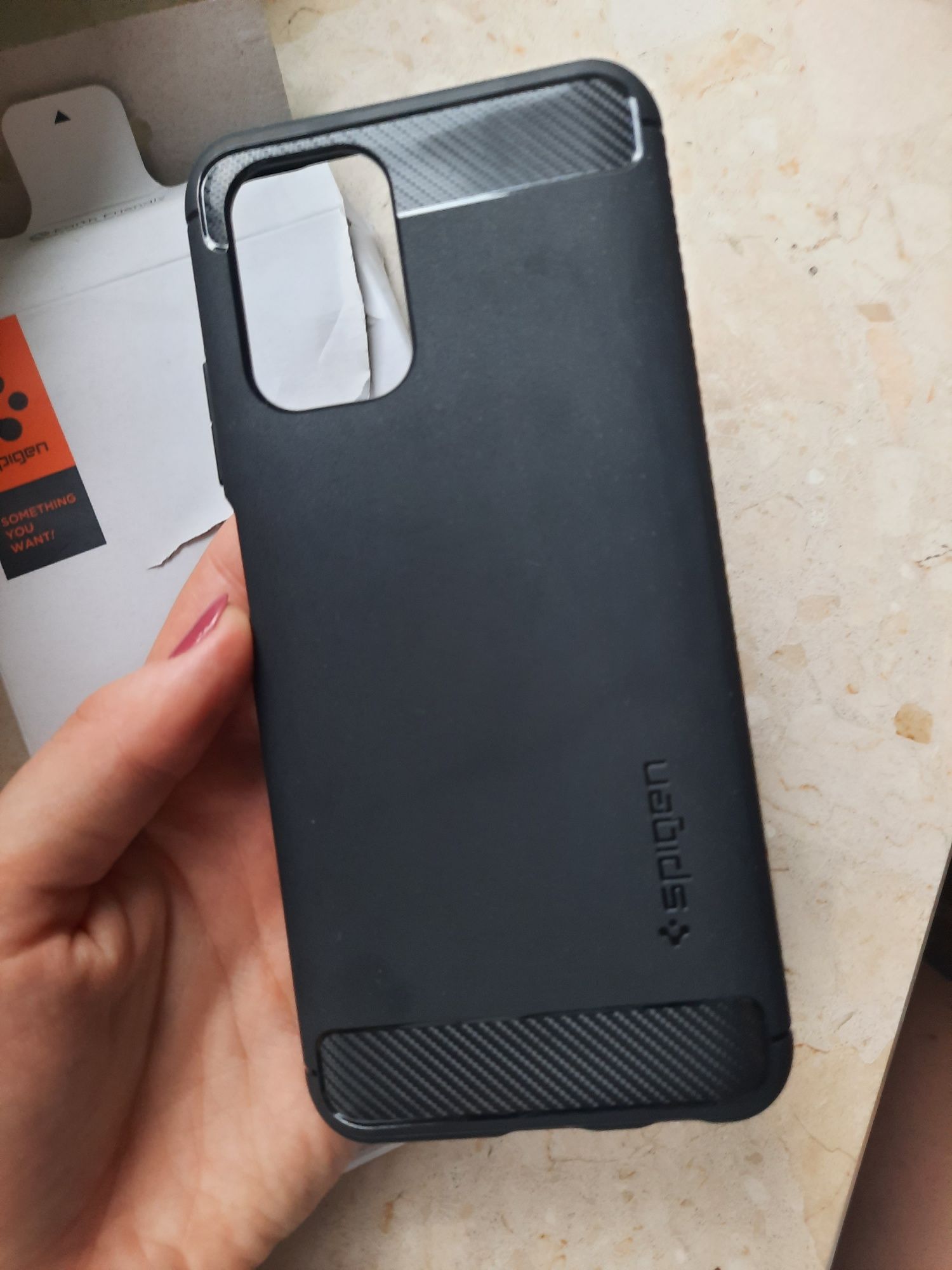 Etui na Xiaomi Redmi Note 10 marka Spigen