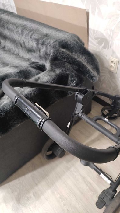 Перетяжка, обшивка ручки бампера  коляски