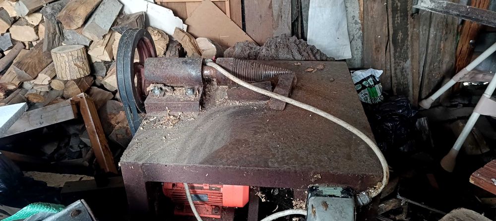 Łuparka do drewna świdrowa piła tarczowa