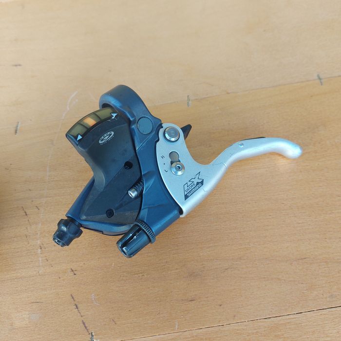 Klamkomanetki Shimano Deore LX ST-M570 3x9 V-Brake