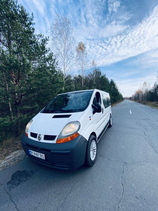 Продам автомобіль рено трафік 100