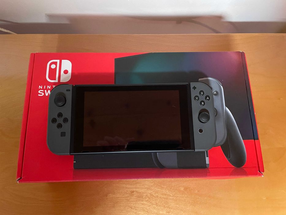 Nintendo Switch V2 com todos os acessórios