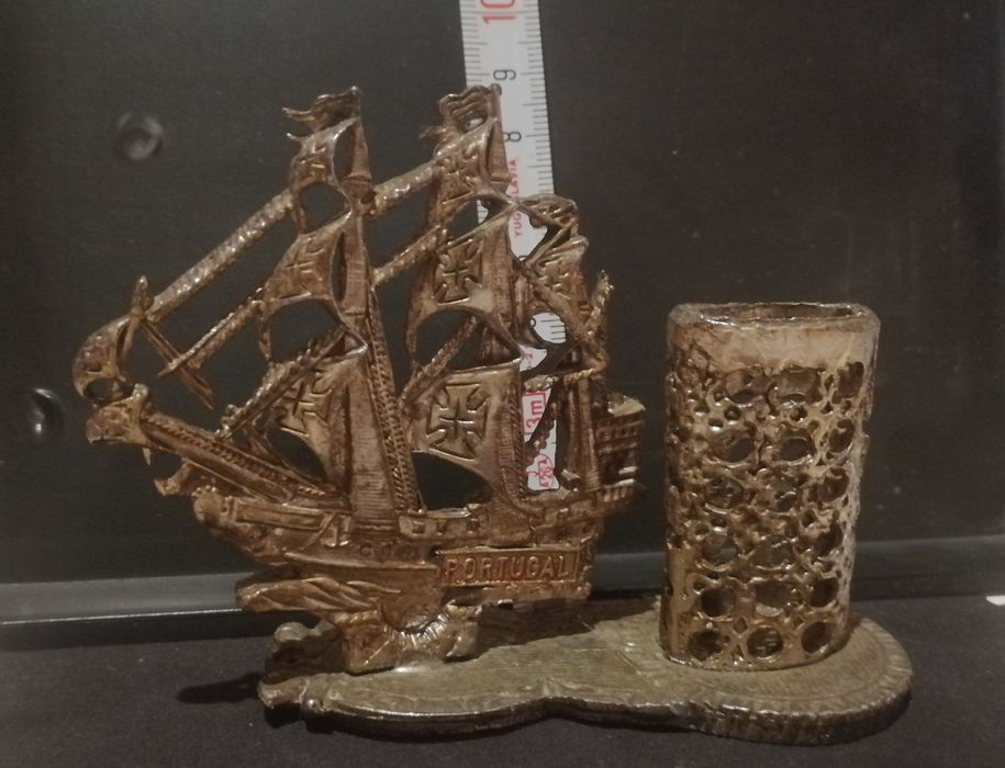 Estatueta - Caravela, porta-isqueiro