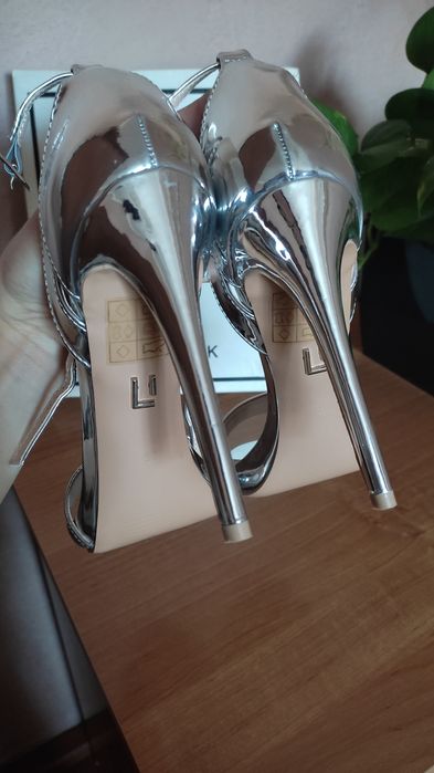 Срібні босоніжки Lost Ink