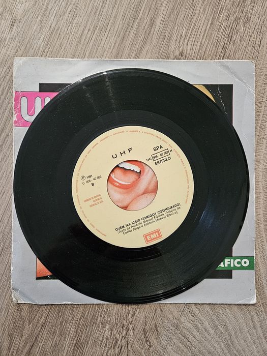 Single Vinil 7'', Modelo Fotográfico dos UHF