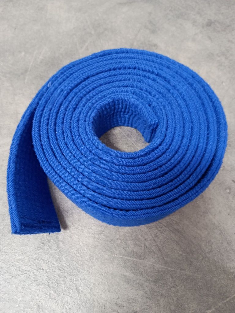 Niebieski pas karate 275 cm