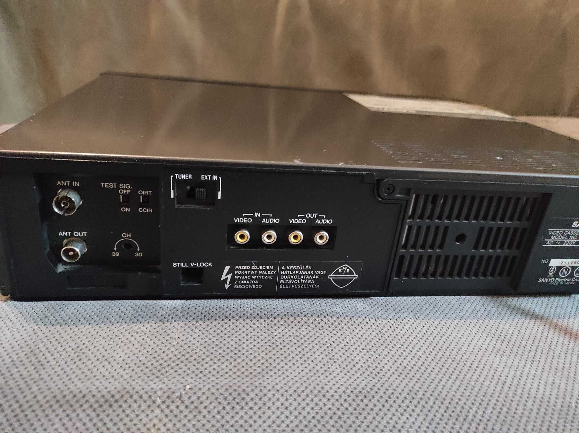 Magnetowid Sanyo VHR-3100EE uszkodzony