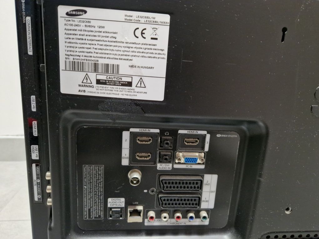 Telewizor Samsung LE32C650L1W 32" (cale)  jak nowy!