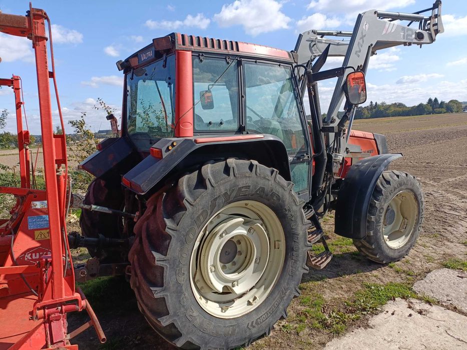 valtra 8150 MX T12 valmet  {massey 6465)