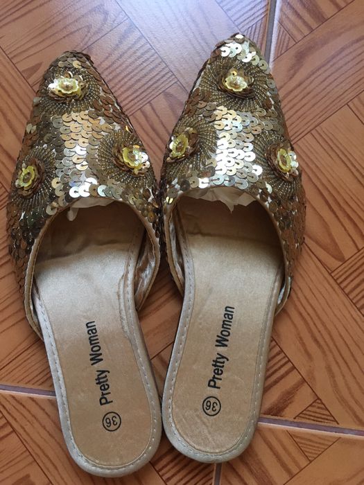 Комфортная обувь с закрытым носком и пяткой